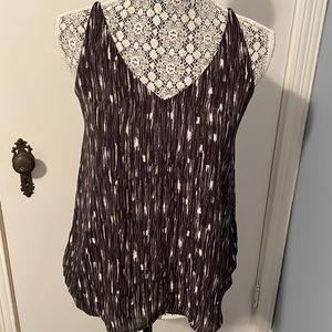 Mattison black with white & grey sleeveless blouse size XS
